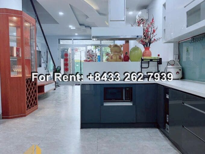 3 Bedroom House for rent long-term in Phuoc Long urban area in the West H041