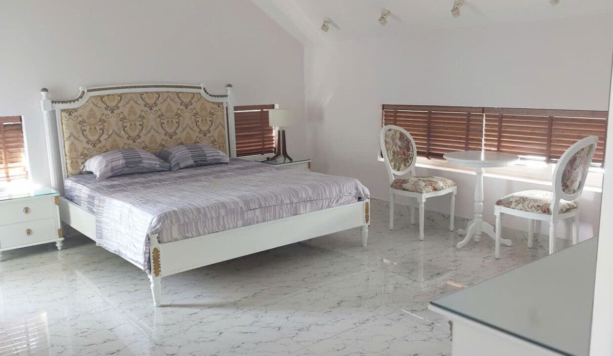 z7095911122969_54d8630a9893356b4cd46c918103e4e5