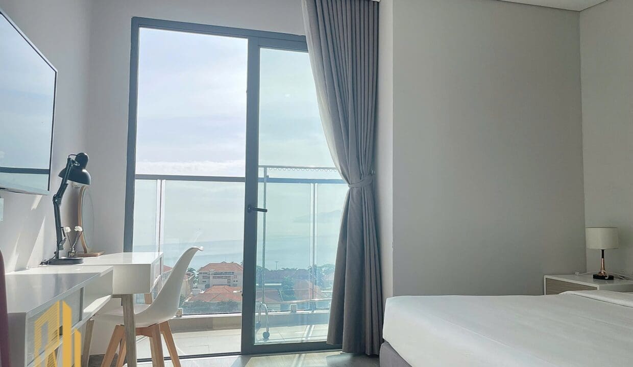 z7100458241995_5305aeb1f5d7474a98731b26a899b235