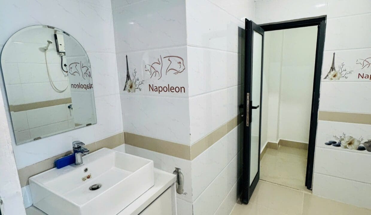 z7126379175800_43b40c91c2e507fd5b7d85ddd7d88117